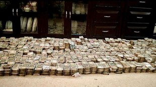 bengal | tamilnadu | cash liquor seized |