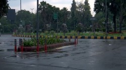 Weather Update: यूपी के कई जिलों के लिए IMD ने जारी किया अलर्ट, आंधी और बारिश की चेतावनी, जानें मौसम का हाल