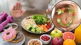 drinking water after meal, digestion tips, healthy digestion habits, gut health tips, eating habits for digestion,should you drink water after eating,