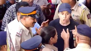 Mumbai woman traffic jam protest, Mumbai viral video,