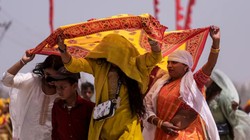 भीषण गर्मी से परेशान, लू के थपेड़े अलग… अब रेखा सरकार चलाएगी जागरूकता अभियान