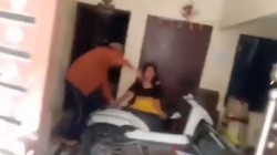 ‘बचाओ, यह मुझे मार डालेंगे’, यूपी की महिला की चीखें वीडियो में कैद- देखें VIDEO