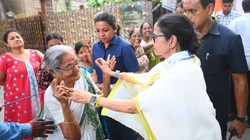 SIR, केंद्रीय एजेंसियों की सख्ती और एंटी-इनकंबेंसी…, ममता बनर्जी के लिए बंगाल चुनाव की लड़ाई क्यों है सबसे अलग?