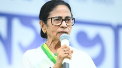 ना सोना-चांदी, ना प्रॉपर्टी: बंगाल की CM ममता बनर्जी की संपत्ति घटी, जानें बैंक बैलेंस और कुल संपत्ति
