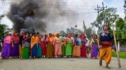 मणिपुर के बिष्णुपुर में तनाव: धमाके में 2 बच्चों की मौत के बाद भड़की हिंसा, सुरक्षा बलों के साथ झड़प में 2 और की गई जान