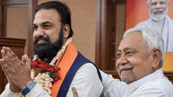 JDU पर नीतीश कुमार का पूरा कंट्रोल, BJP को सत्ता देने के बाद रणनीति में बदलाव के संकेत