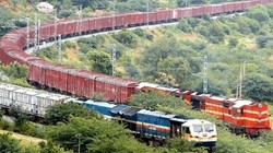 कश्मीर रेल लिंक ने पकड़ी रफ्तार, अनंतनाग के लिए मार्च तक 3514 वैगन रवाना हुए