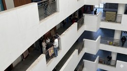 10 साल से चल रहे केस से टूट गया था शख्स, साकेत कोर्ट की चौथी मंजिल से लगाई छलांग, वकीलों ने बचाई जान