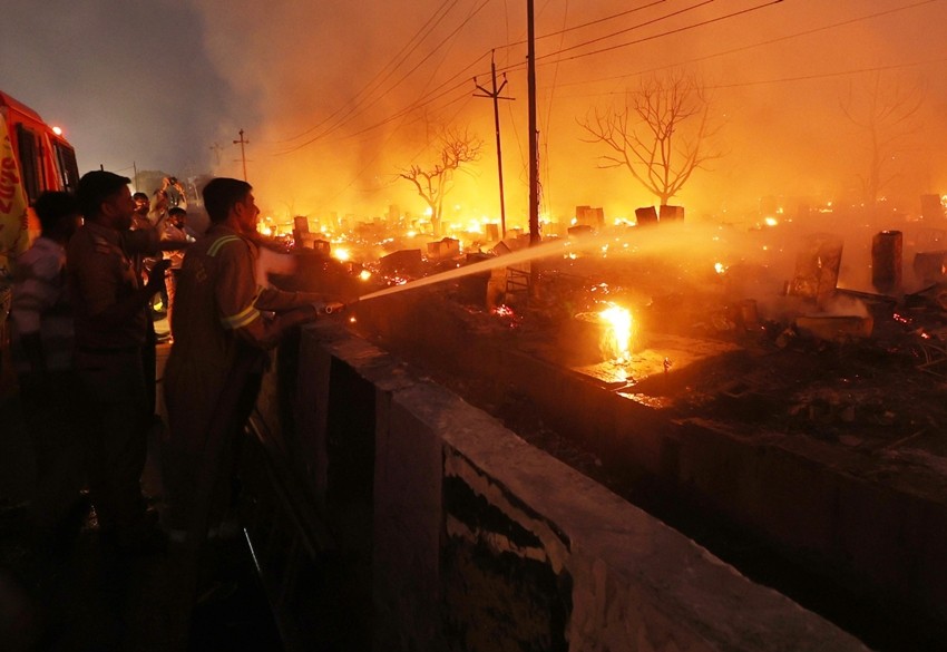 slum fire tragedy India