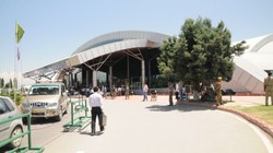 श्रीनगर एयरपोर्ट पर हिरासत में लिए गए दो अमेरिकी नागरिक, जानिए पूरा मामला