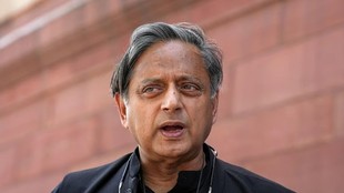 shashi tharoor, kerela