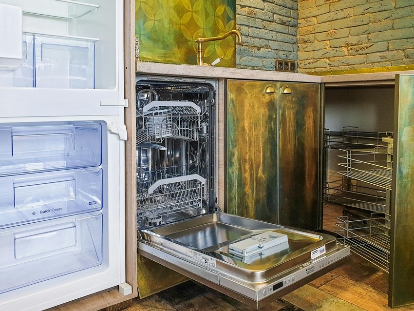 Automatic dishwashing machine