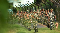 ‘बांग्लादेश को ‘कंटीले तारों’ से डराया नहीं जा सकता’, बाड़ लगाने के लिए जमीन देने के फैसले पर पड़ोसी देश का बयान