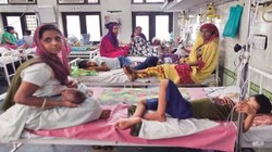 अस्पताल या इंतजार केंद्र? इलाज से पहले ही थका देती है व्यवस्था, बिस्तरों की कमी ने बढ़ाई मुश्किल | विचार