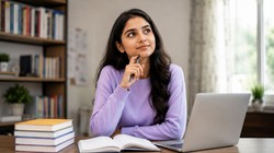 12वीं के बाद आर्ट्स स्ट्रीम के स्टूडेंट्स के लिए बेस्ट करियर ऑप्शन, सैलरी जानकर हो जाएंगे खुश
