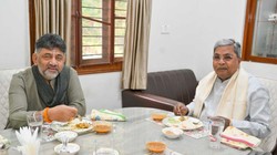 कर्नाटक में बदलेगा CM या खामोश होंगे बागी? आज दिल्ली में शिवकुमार और सिद्धारमैया की आलाकमान से बैठक