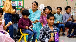 Delhi Aftercare Scheme: अनाथ बच्चों के लिए ‘मददगार’ बनी दिल्ली सरकार, उच्च शिक्षा और नौकरी के लिए मिलेंगे अवसर