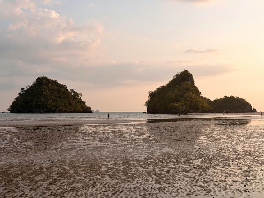 Donald Duck Bay (Thailand
