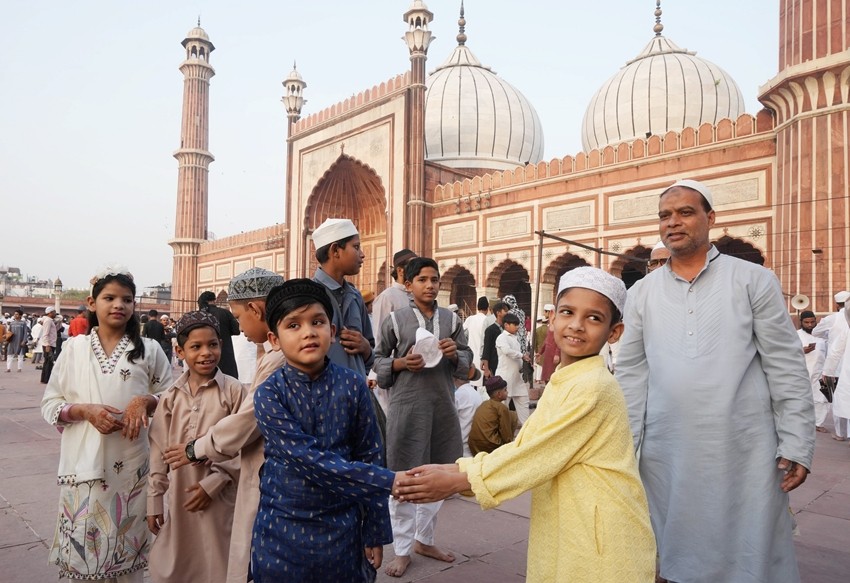 Eid prayers India