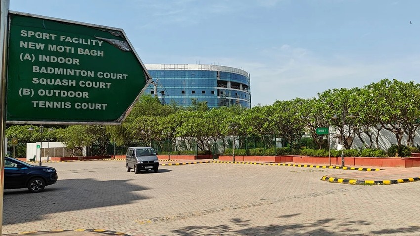 Officials' Clubs Flourish on Players' Funds—Does Constructing a Swimming Pool in a VIP Colony Using Sports Funds Also Qualify as Sports Development?
