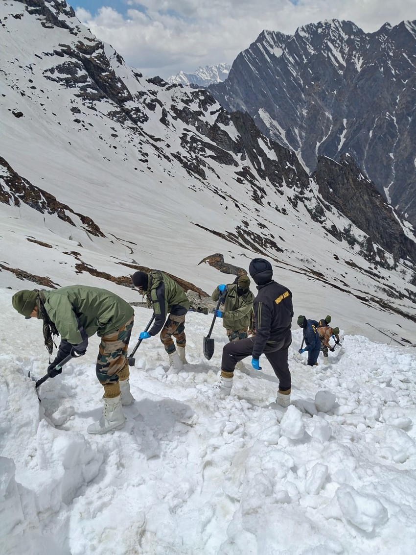 Indian Army snow clearance