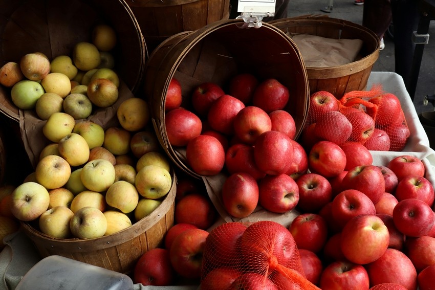 Honeycrisp apples