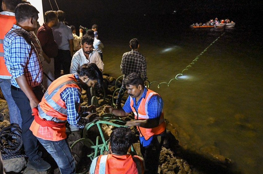 Rescue operation Bargi Dam