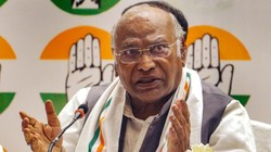 ‘PM को समझ नहीं तो यूपीए के दौर को देखें’, लगातार तेल के दाम बढ़ने पर बोले मल्लिकार्जुन खड़गे
