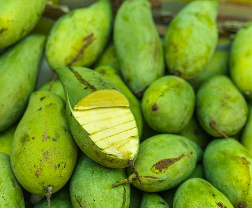 Mango peel candy