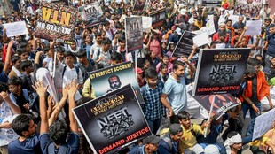 NEET पेपर लीक से बढ़ा छात्र पलायन, मेडिकल शिक्षा और परीक्षा व्यवस्था पर उठे गंभीर सवाल