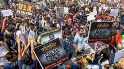 परीक्षा में भ्रष्टाचार से उपजा नया ‘ब्रेन ड्रेन’: पेपर लीक ने तोड़ा छात्रों का भरोसा, अब विदेश जा रहे मेधावी युवा | विचार