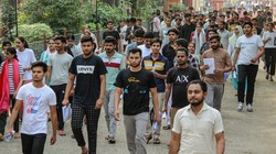 NEET UG 2026: नीट यूजी एग्जाम में शामिल होंगे 22.79 लाख कैंडिडेट, एनटीए ने जारी की एडवाइजरी, मेल और फीमेल के लिए ड्रेस कोड लागू