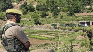 राजौरी में ऑपरेशन शेरूवाली का छठा दिन, पाकिस्तानी आतंकी कमांडरों की तलाश में सुरक्षाबलों का सख्त घेरा
