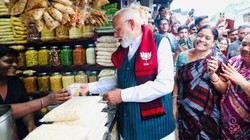 विक्रम साहू की बढ़ाई गई सुरक्षा, PM मोदी के साथ वायरल हुए झालमुड़ी विक्रेता को मिल रही थी धमकियां