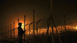 सीमा पार से सिर्फ घुसपैठ नहीं, भीतर तक फैलता सुरक्षा का खतरा | संपादकीय