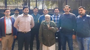 फरवरी में पीरागढ़ी में एक कार में तीन लाशें मिली थीं।