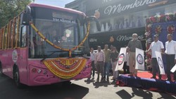 दिल्ली की ‘पिंक सहेली स्मार्ट कार्ड’ योजना: 5.56 लाख कार्ड जारी, लेकिन सिर्फ 6-8 हजार महिलाएं कर रहीं इस्तेमाल, अब होगा अनिवार्य