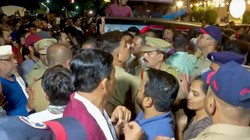 ‘कोई नेता हमारे घर न आए’, पुणे दुष्कर्म पीड़िता के पिता ने कहा- आरोपी को मिले मौत की सजा