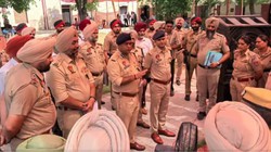 बैलेट पेपर से मतदान पर रोक लगाने से अदालत का इनकार, पंजाब में नगर निकाय चुनाव के लिए वोटिंग जारी 