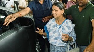 Rabri Devi Refuses to Vacate Patna Bungalow, Says ‘Bring Force, I Won’t Leave 10 Circular Road’