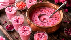 गुलाब और तरबूज से बनाएं ठंडा-ठंडा Rose Milk Fruit Punch, स्वाद ऐसा कि दिल खुश हो जाए