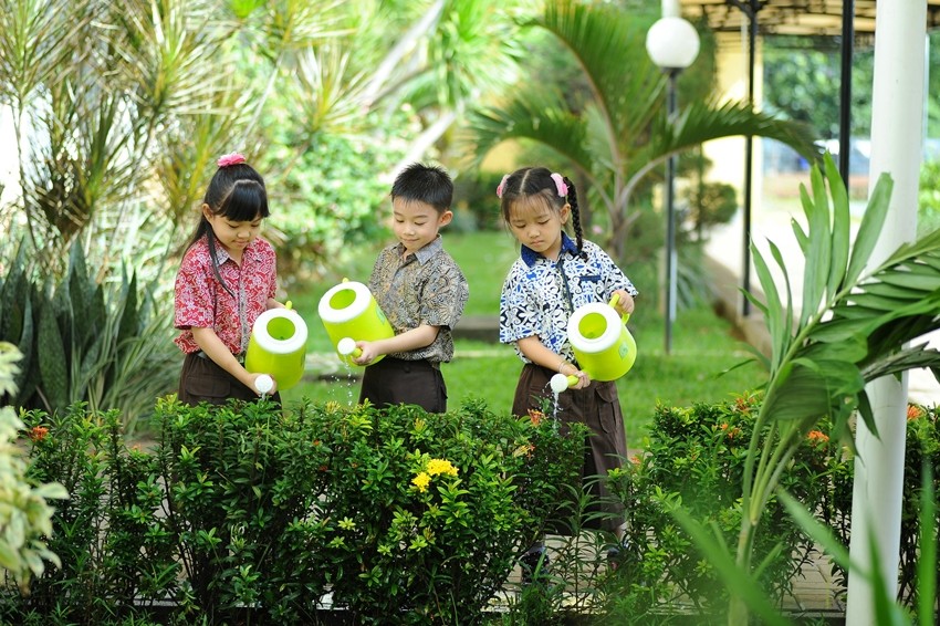 Screen-free activities for children