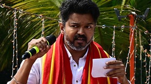 कई लोकप्रिय अभिनेताओं ने फिल्मी परदे से निकलकर सत्ता के गलियारों तक का सफर तय किया है।