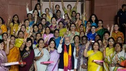 महिला आरक्षण पर दावे बड़े, हकीकत छोटी: चुनाव में टिकट से जीत तक क्यों सिमटी भागीदारी | संपादकीय