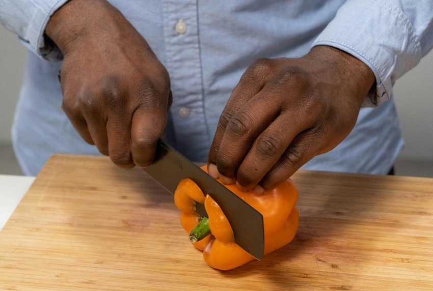 crown cutting of vegetable