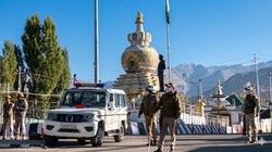 LoC का आखिरी गांव: नदियों के रास्ते पाकिस्तान पहुंचते हैं शव और फिर कभी वापस नहीं लौटते