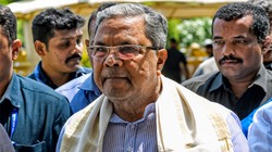 कर्नाटक में नहीं थम रहा सत्ता का आंतरिक टकराव, आलाकमान पर निर्भर सिद्धारमैया की कुर्सी