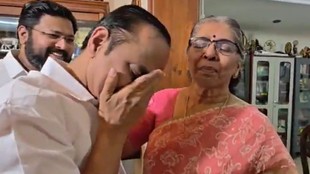 V D Satheesan visits G Karthikeyan house, VD Satheesan emotional G Karthikeyan family