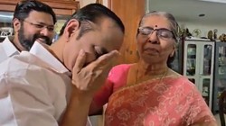 ‘मुख्यमंत्री को आंसू नहीं बहाने चाहिए’, अपने राजनीतिक गुरु के घर जाकर भावुक हो उठे वीडी सतीशन
