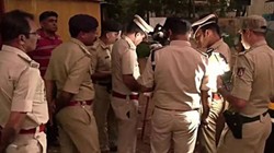हत्या के आरोप में पिता और भाई गिरफ्तार, युवती ने सामने आकर कहा-‘मैं जिंदा हूं’